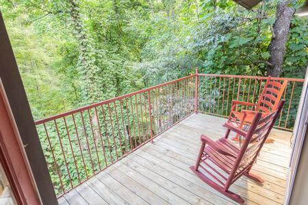 Lodge G Sasquatch Lodges Sleeps 13 Gatlinburg Exterior photo
